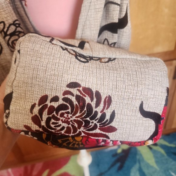 Artisan Embroidered Hand Made Shoulder Bag - Picture 5 of 11